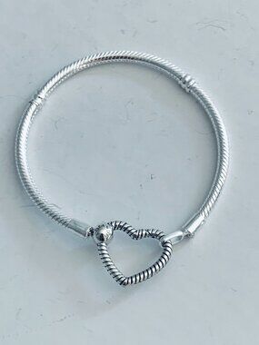 Pandora Moments Heart Closure Snake Chain Bracelet 599539C00
